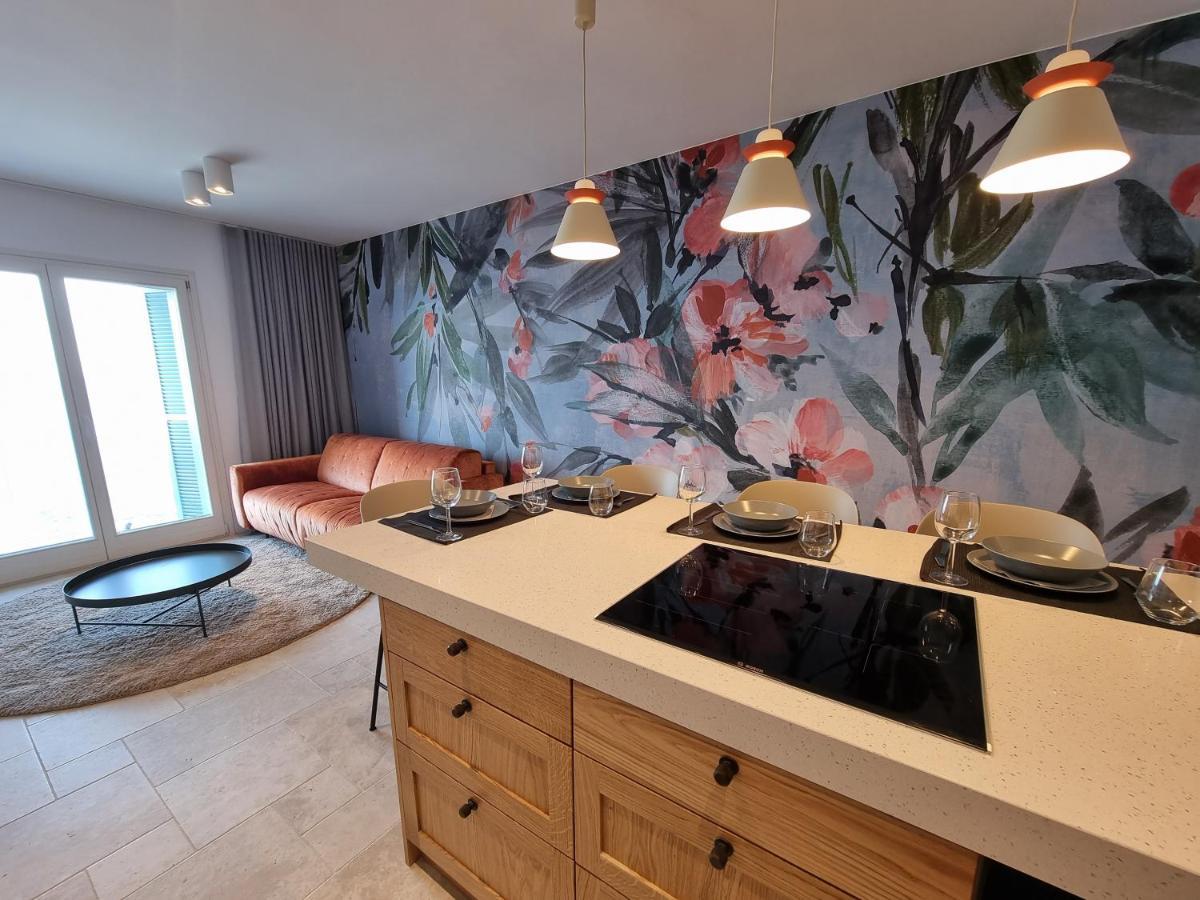 Bella Vista Apartment ไพราน ภายนอก รูปภาพ